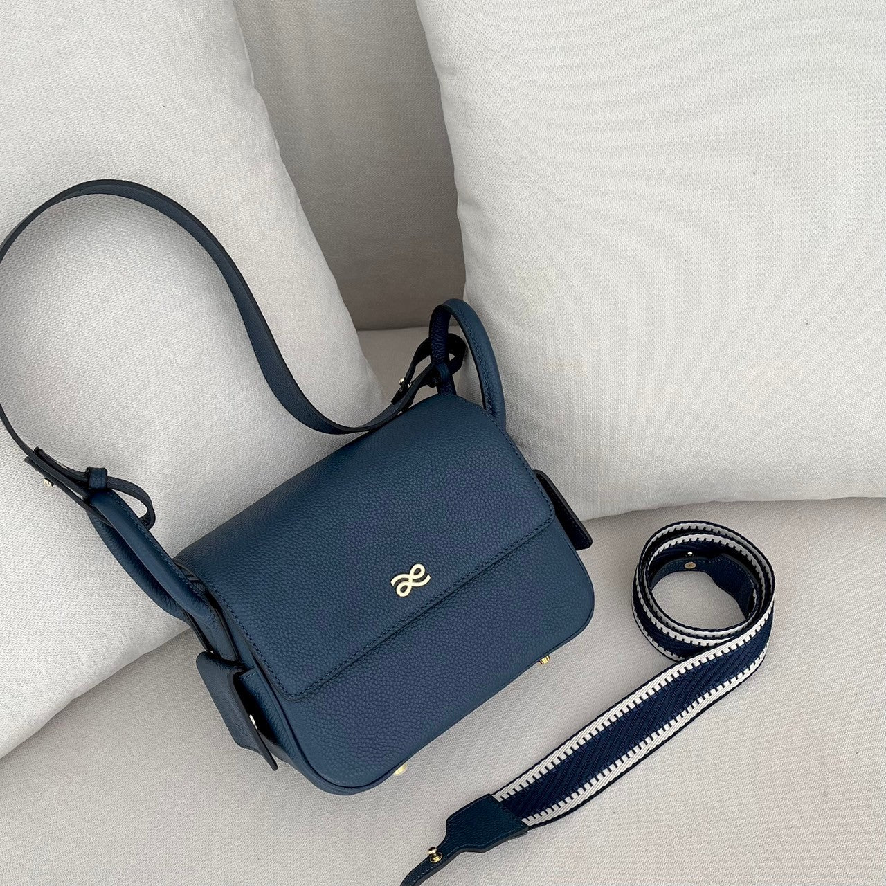 Treasure 24 - Genuine Leather (Long Strap: Canvas)