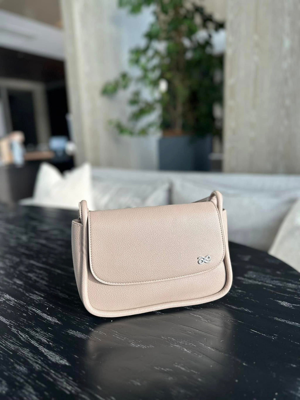 Penelope (Regular) - PU