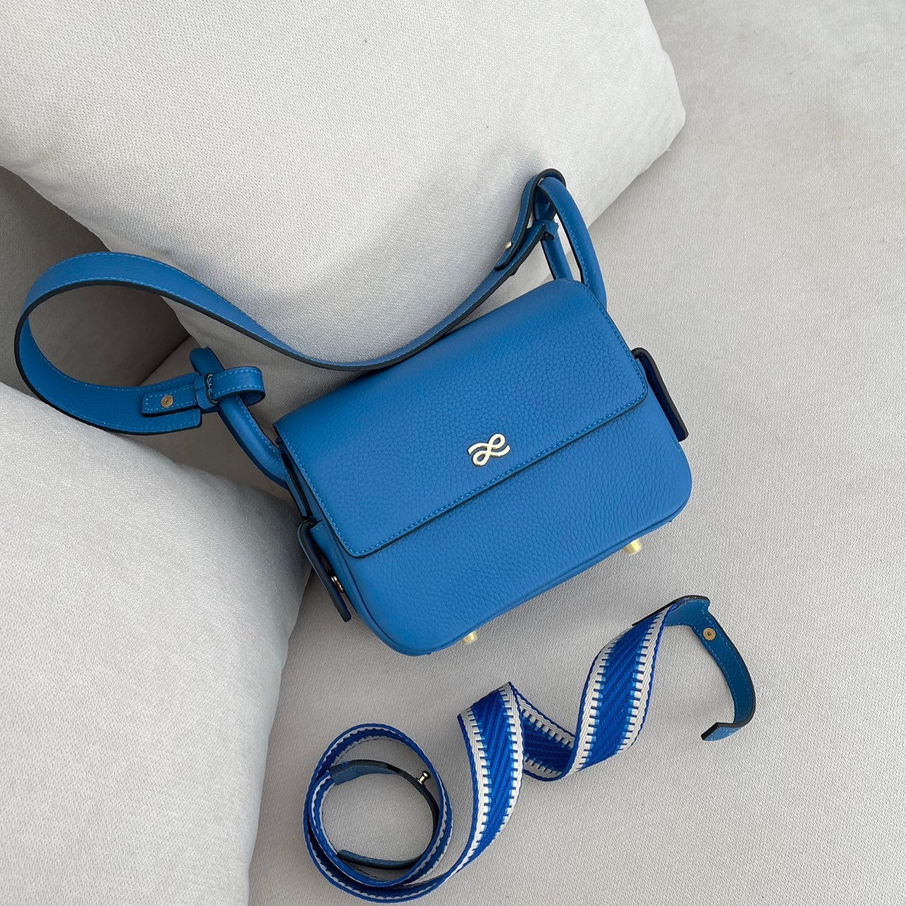 Treasure 20 - Genuine Leather  (Long Strap: Canvas)